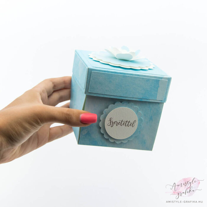 Kék Virágos Keresztszülő Felkérő Meglepetésdoboz - Több színben Kék Virágos Keresztszülő Felkérő Meglepetésdoboz - Több színben